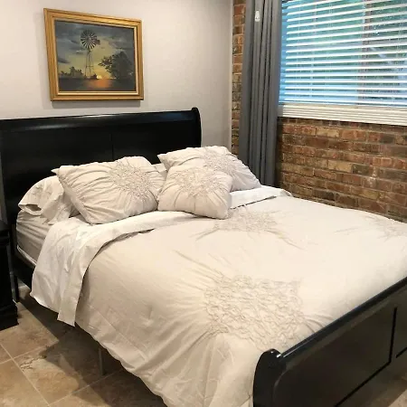 2 Bedroom Apartment Next To Lsu Campus
